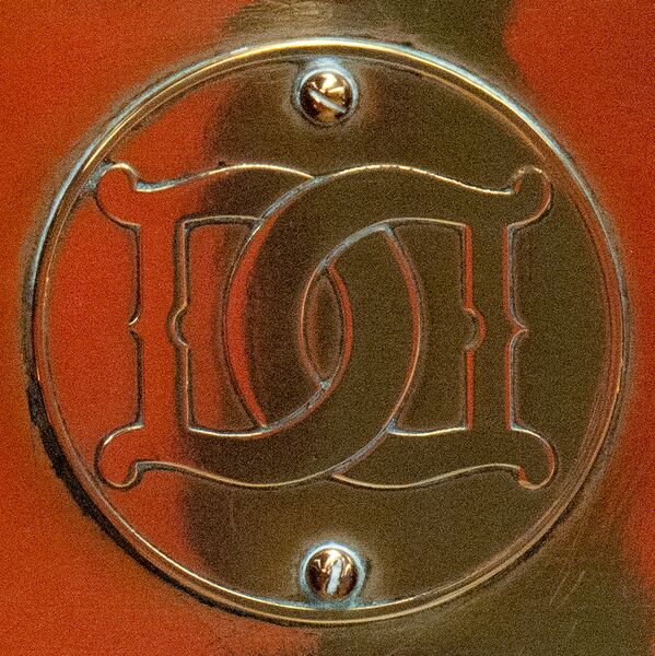 ملف:Darracq logo crop (6545725705).jpg