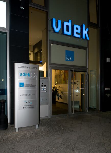 ملف:Vdek Zentrale in Berlin.jpg