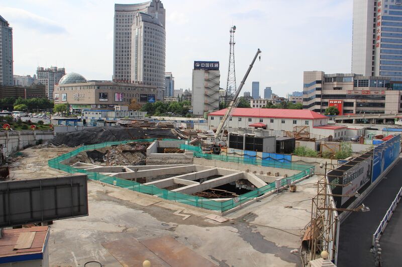 ملف:杭州地铁5号线城站站基坑.JPG