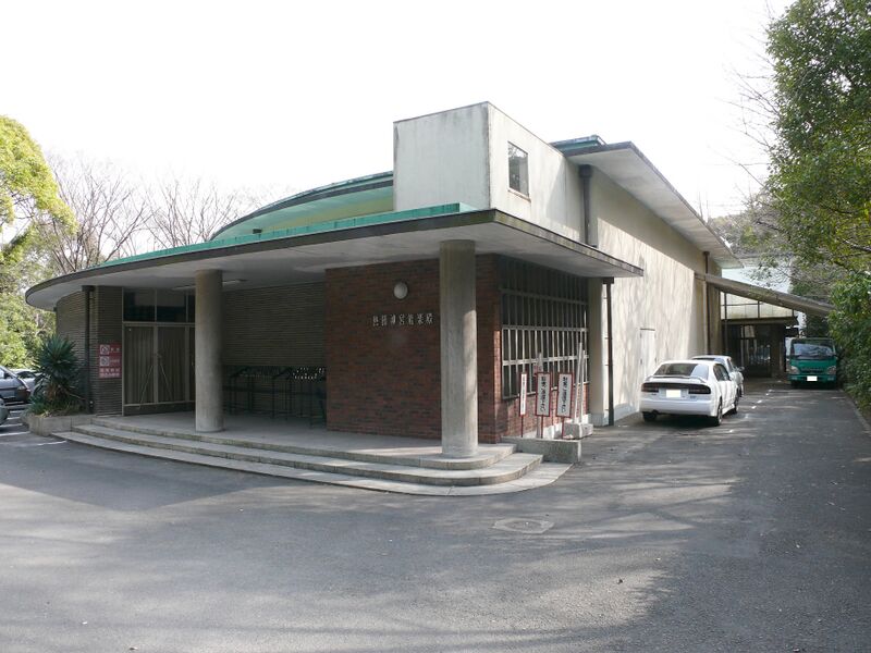 ملف:Atsuta Shrine 07.JPG