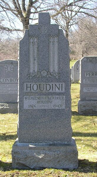 ملف:Bess H cr.jpg