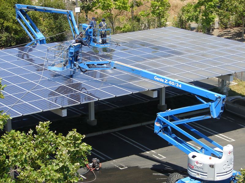 ملف:Googleplex Solar panels.jpg