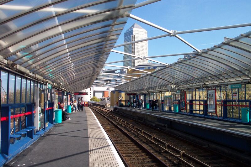 ملف:Westferry DLR station.jpg