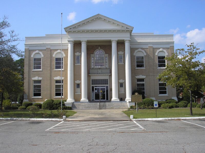 ملف:Dodge County Courthouse.JPG