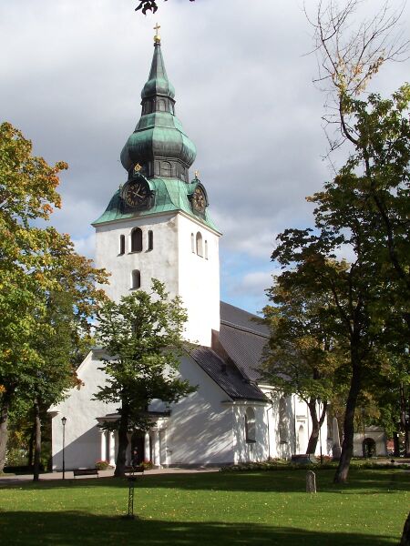 ملف:Hudiksvalls kyrka.jpg