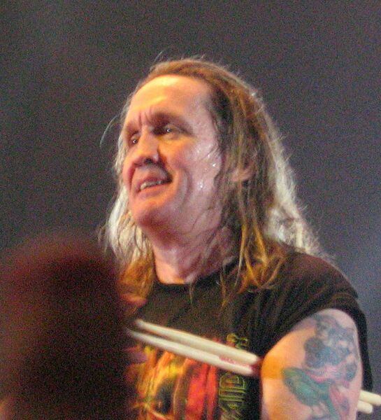 ملف:Nicko McBrain 30nov2006.jpg