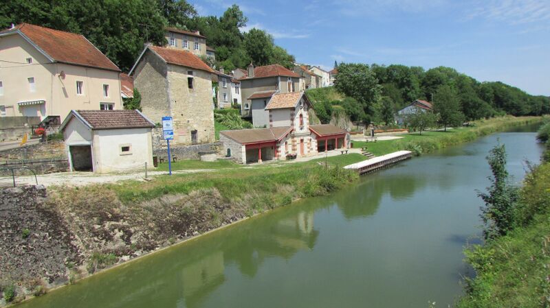 ملف:Riaucourt11.jpg