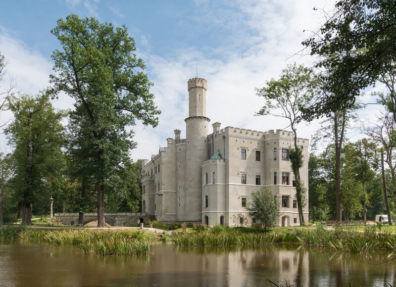 ملف:Zamek w Karpnikach.jpg