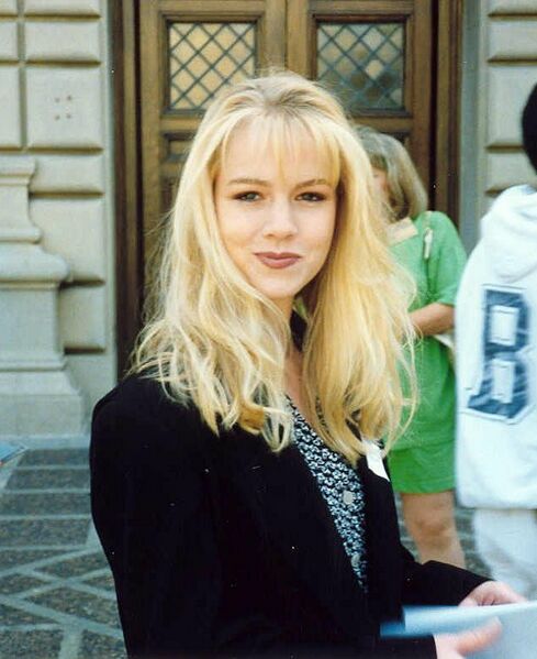ملف:Jenniegarth.jpg