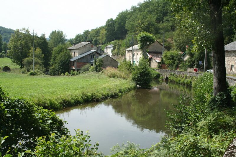 ملف:Lacaze Gijou.jpg