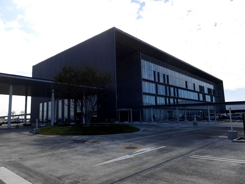 ملف:Tsubame city hall.jpg