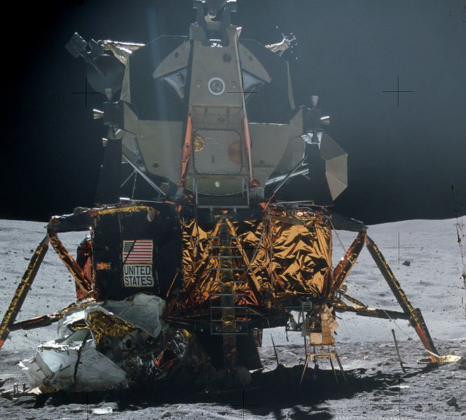 ملف:Apollo16LM.jpg