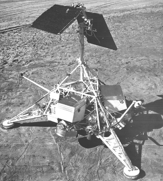 ملف:Surveyor NASA lunar lander.jpg