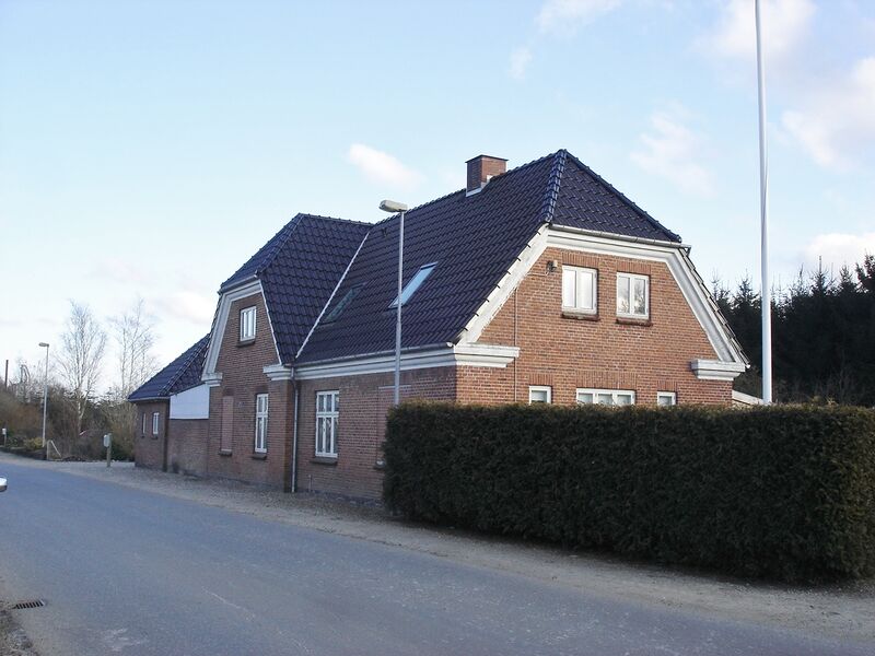ملف:VeflingeStationVejsideNV.JPG