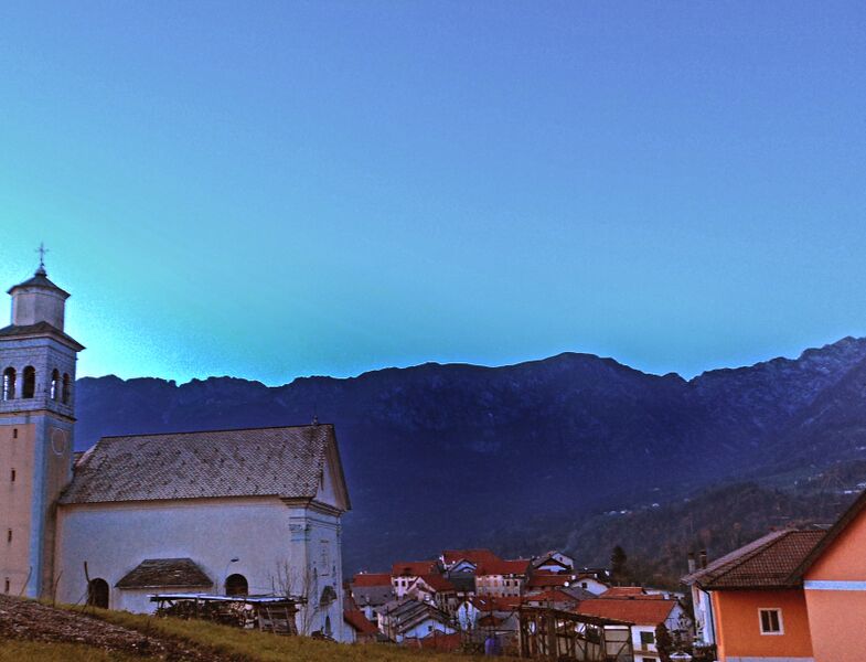 ملف:Chies d'Alpago.JPG