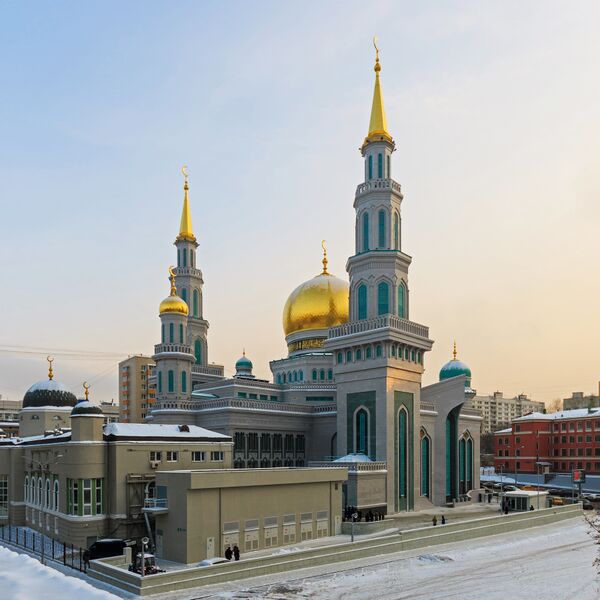 ملف:Moscow Cathedral Mosque 01-2016.jpg