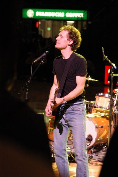 ملف:Dave Dederer.jpg