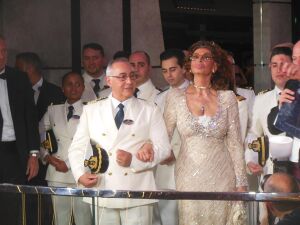 صوفيا لورين وقبطان السفينة أثناء تسميتها، 2 مارس 2019.