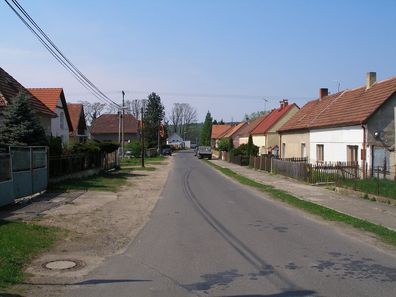 ملف:Záluží (okres Litoměřice), ulice.JPG