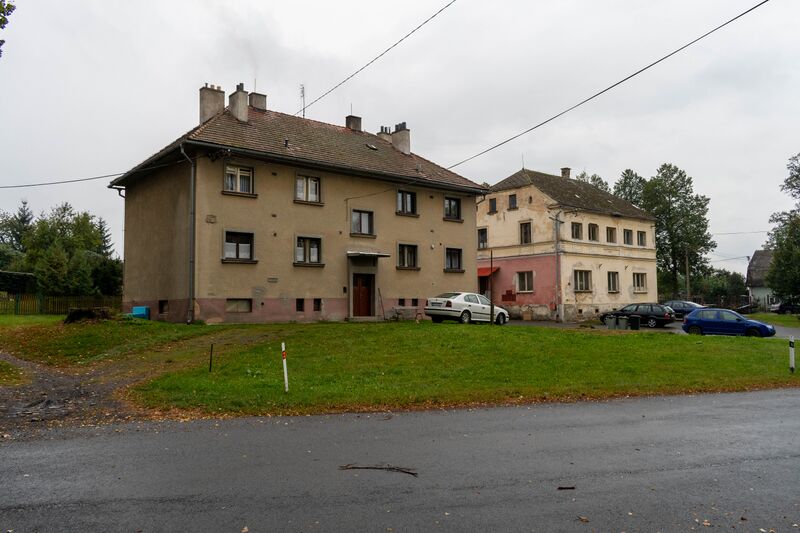 ملف:Budeč, domy.jpg