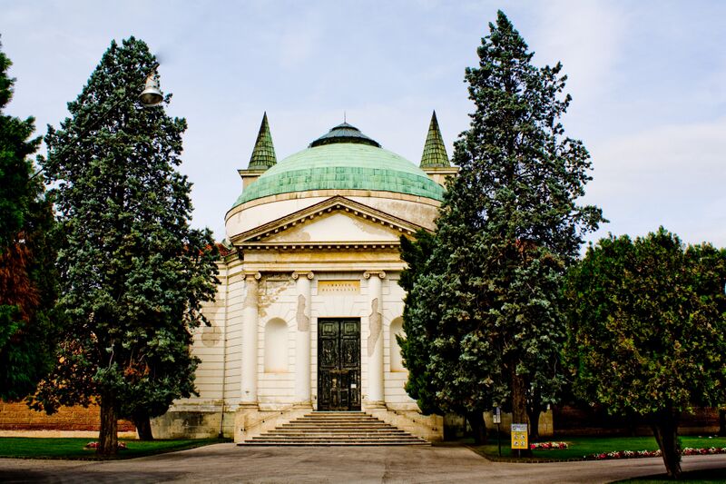 ملف:Cimitero Maggiore-1.jpg