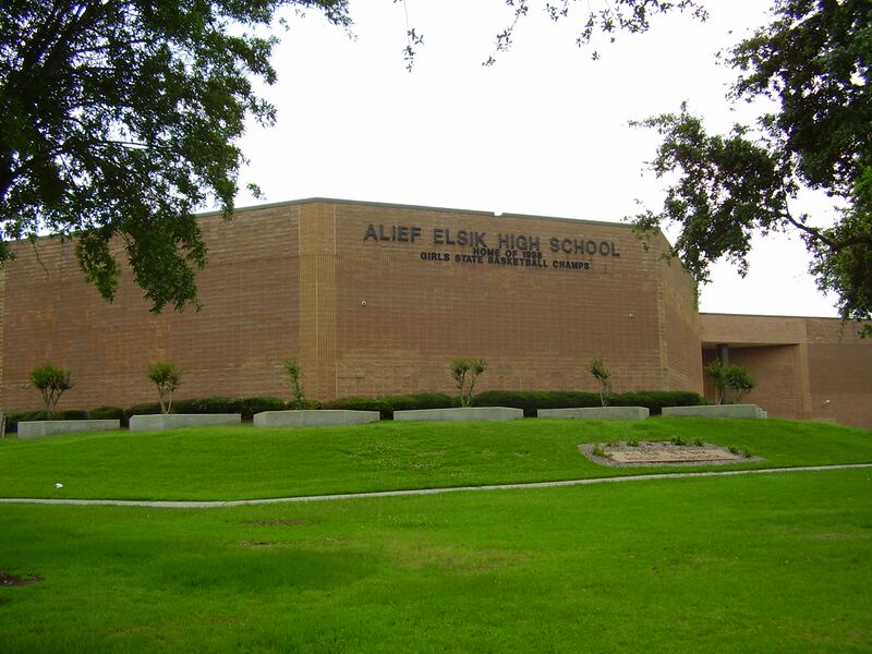 ملف:ElsikHighSchoolHouston.JPG
