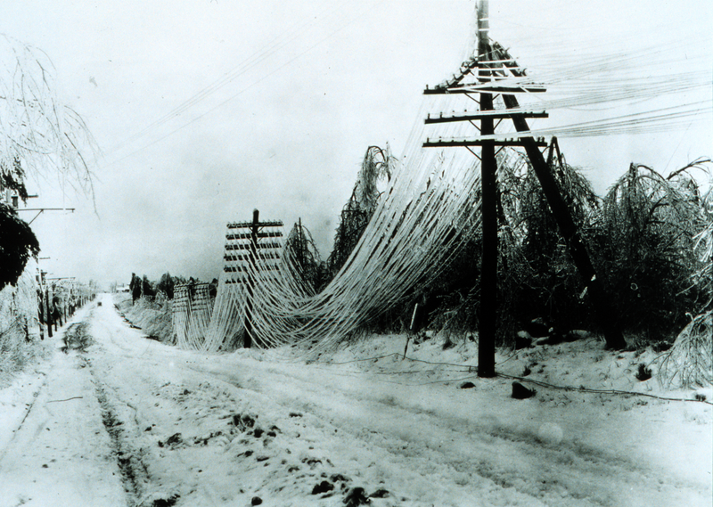 ملف:IceStormPowerLines.png