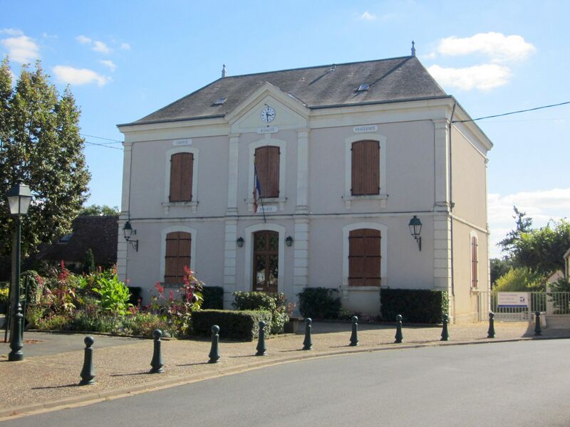 ملف:Mairie de Dun-le-Poëlier.JPG