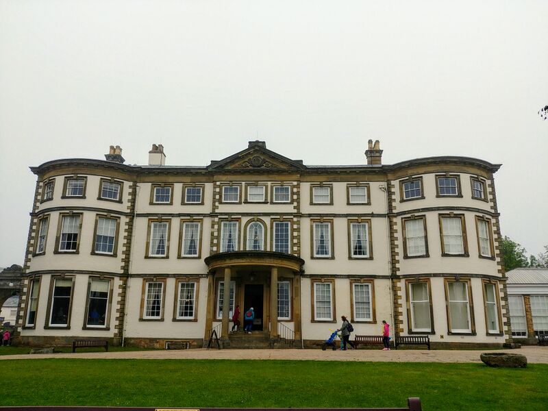 ملف:Sewerby Hall (41569921825).jpg