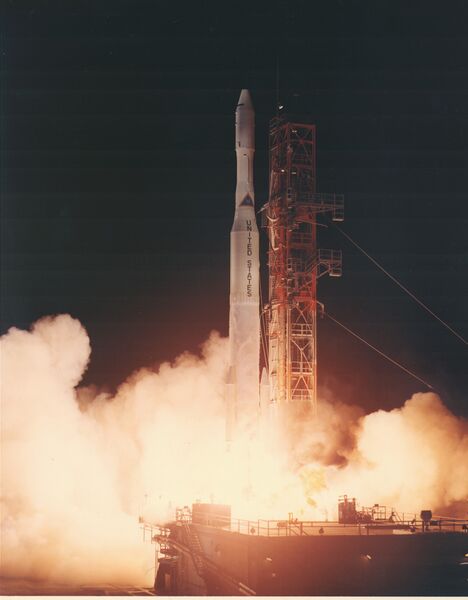 ملف:Delta-M launching Intelsat-3 satellite.jpg