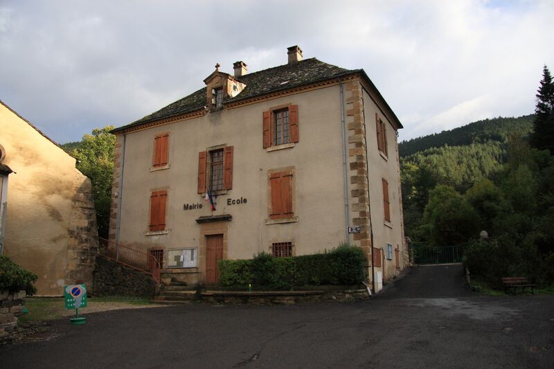 ملف:FR48 Bédouès Mairie 00.JPG