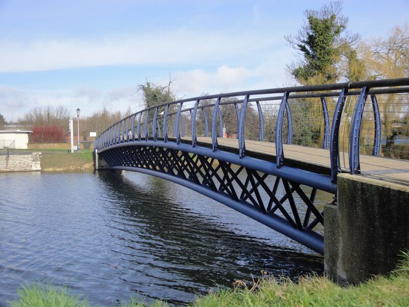 ملف:Hilsea Lagoon footbridge.JPG
