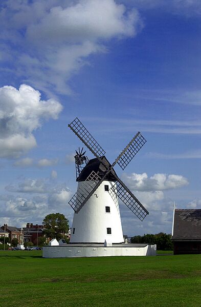 ملف:Lytham windmill.jpg