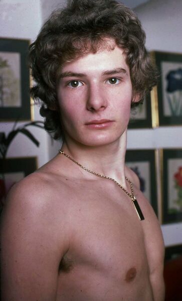 ملف:Mark Lester Allan Warren.jpg