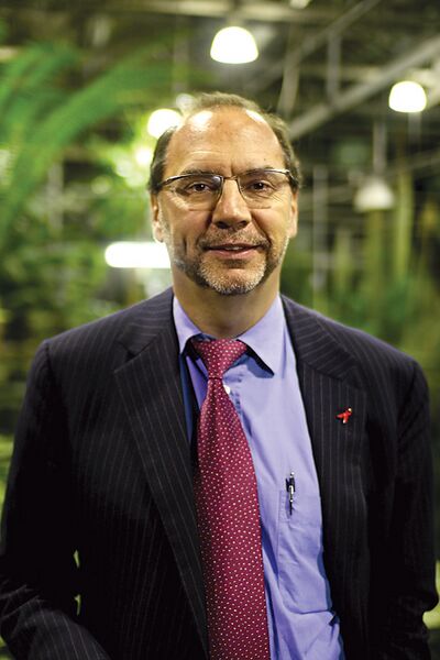 ملف:Peter Piot.jpg