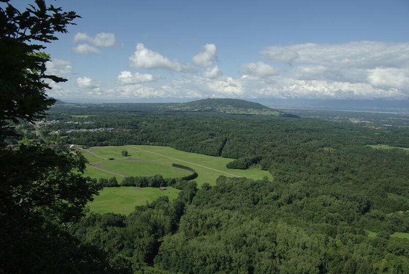 ملف:Perrignier hypodrome.JPG