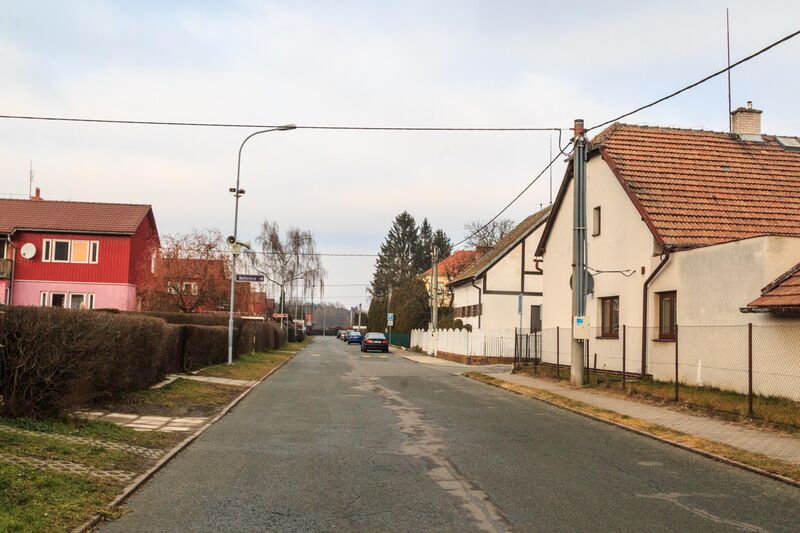 ملف:Ohrazenice - Školská ulice.jpg