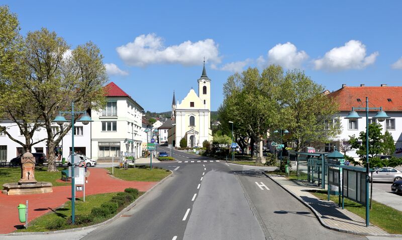 ملف:Rechnitz - Hauptplatz (1).JPG