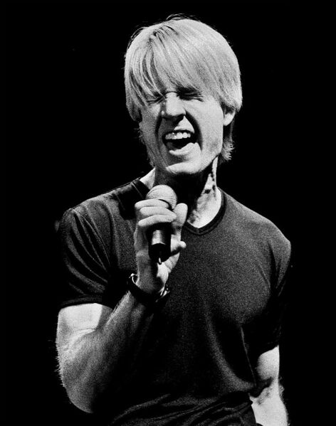 ملف:Scott rockapella.jpg