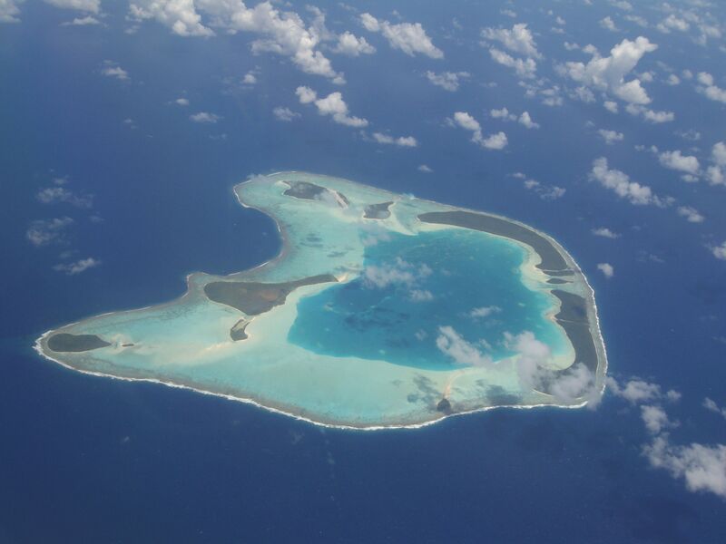 ملف:Tetiaroa from sky.JPG