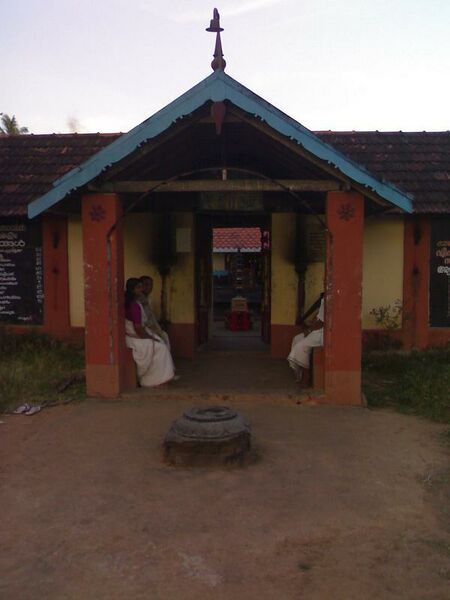 ملف:Vayalil Thrikkovil6 N.jpg