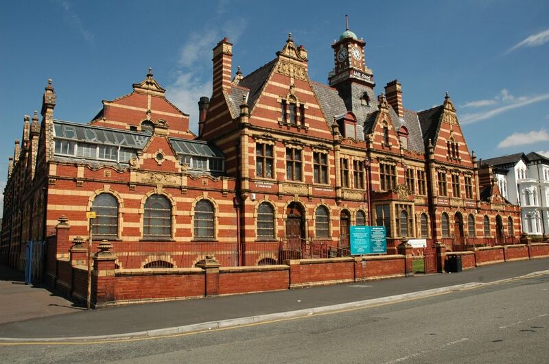 ملف:Victoriabaths andrew 20050801.jpg