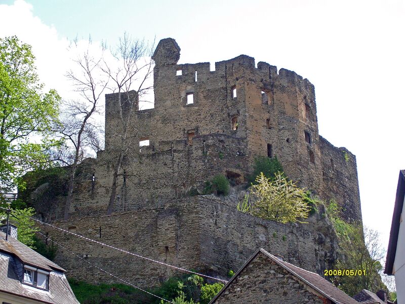 ملف:Balduinstein - Burg.JPG