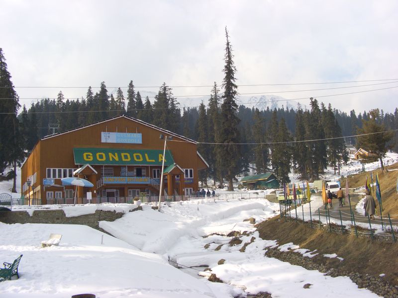 ملف:Gulmarg-Gondala.JPG