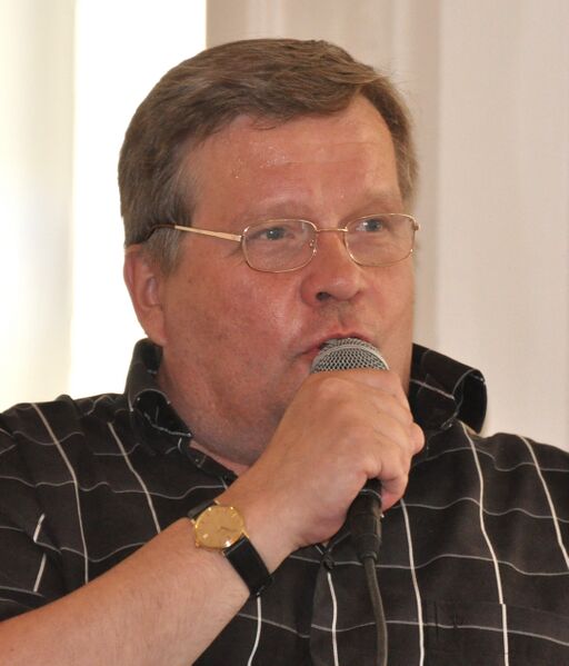 ملف:Lauri Karhuvaara.jpg