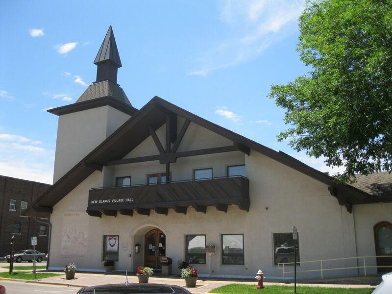 ملف:New Glarus Village Hall.JPG