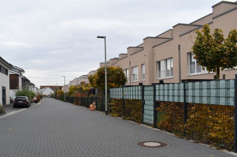 ملف:2021-11-06 Ingeborg-Steinohrt-Weg 02.JPG