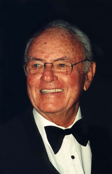 ملف:HARVEY KORMAN 2001.jpg