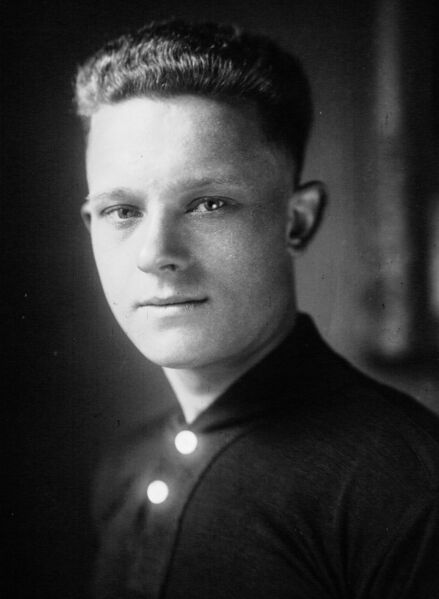 ملف:Auguste Wambst, 1930 (cropped).jpg