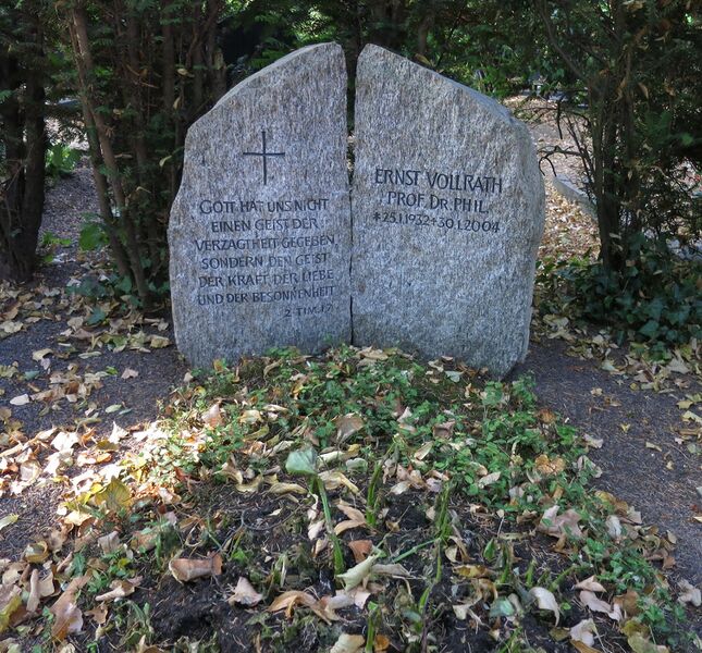 ملف:Ernst Vollrath -grave.jpg